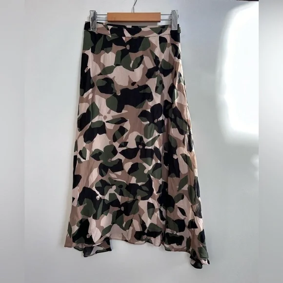 hugo boss 100% silk ASYMMETRIC-HEM SKIRT IN
GRAPHIC-PRINT Camo size 2 - Picture 5 of 12